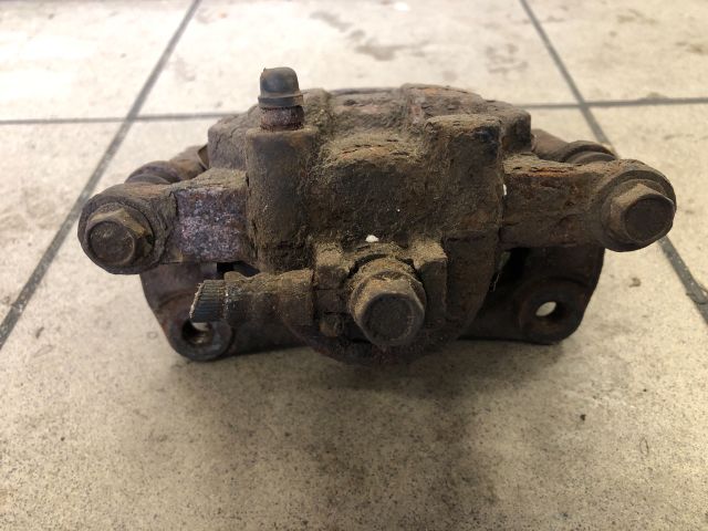 bontott SUZUKI SWIFT IV Bal első Féknyereg Munkahengerrel