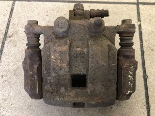 bontott SUZUKI SWIFT IV Bal első Féknyereg Munkahengerrel