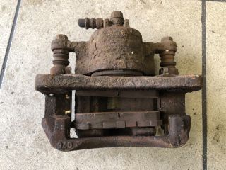 bontott SUZUKI SWIFT IV Bal első Féknyereg Munkahengerrel