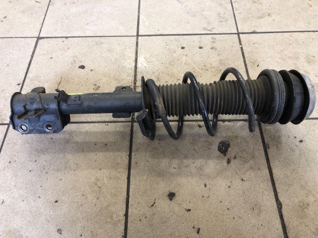 bontott SUZUKI SWIFT IV Bal első Gólyaláb (Lengécsillapító, Rugó)