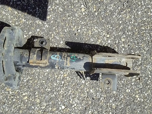 bontott SUZUKI SWIFT IV Bal első Gólyaláb (Lengécsillapító, Rugó)