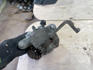 bontott SUZUKI SWIFT IV Bal hátsó Féknyereg Munkahengerrel