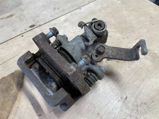 bontott SUZUKI SWIFT IV Bal hátsó Féknyereg Munkahengerrel