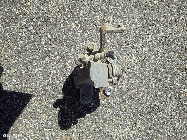 bontott SUZUKI SWIFT IV Bal hátsó Féknyereg Munkahengerrel