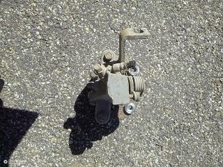 bontott SUZUKI SWIFT IV Bal hátsó Féknyereg Munkahengerrel