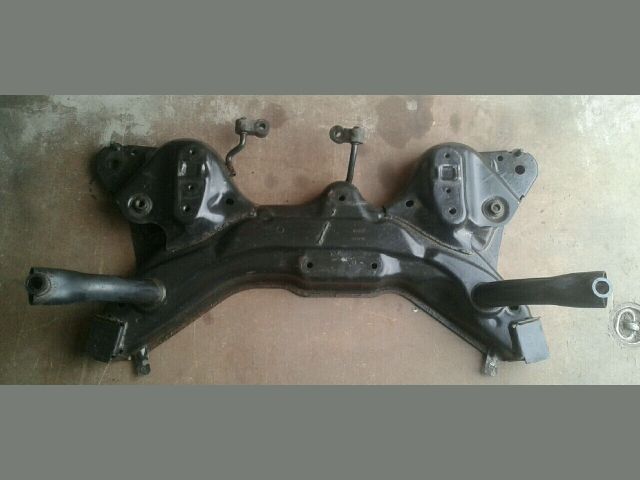 bontott SUZUKI SWIFT IV Első Bölcső