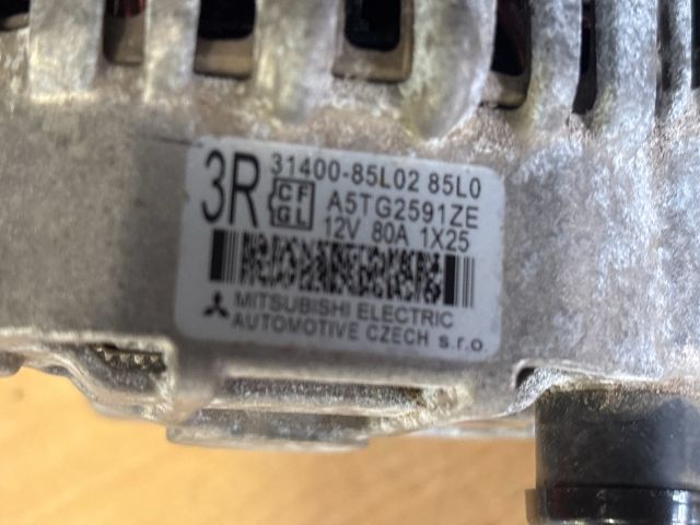 bontott SUZUKI SWIFT IV Generátor