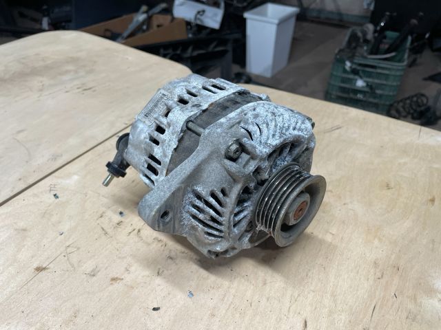 bontott SUZUKI SWIFT IV Generátor