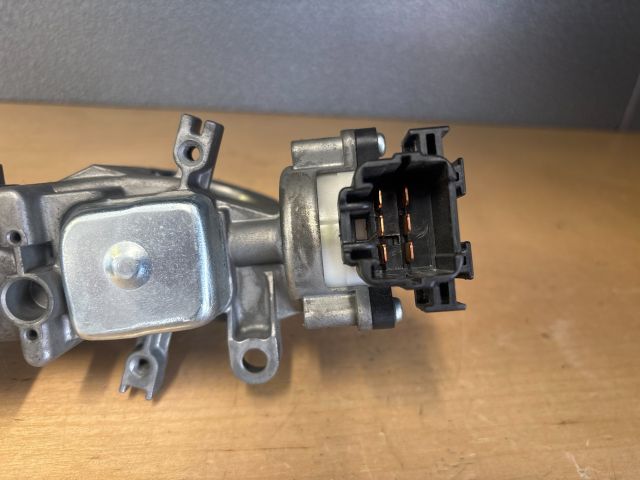 bontott SUZUKI SWIFT IV Gyújtáskapcsoló