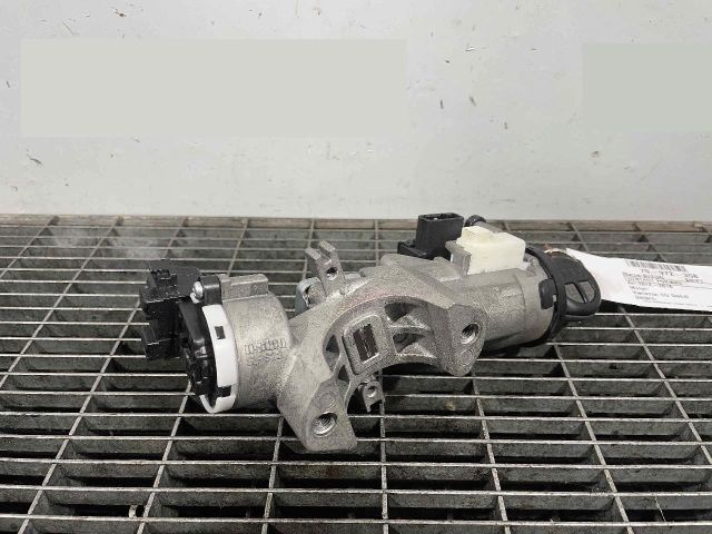 bontott SUZUKI SWIFT IV Gyújtáskapcsoló