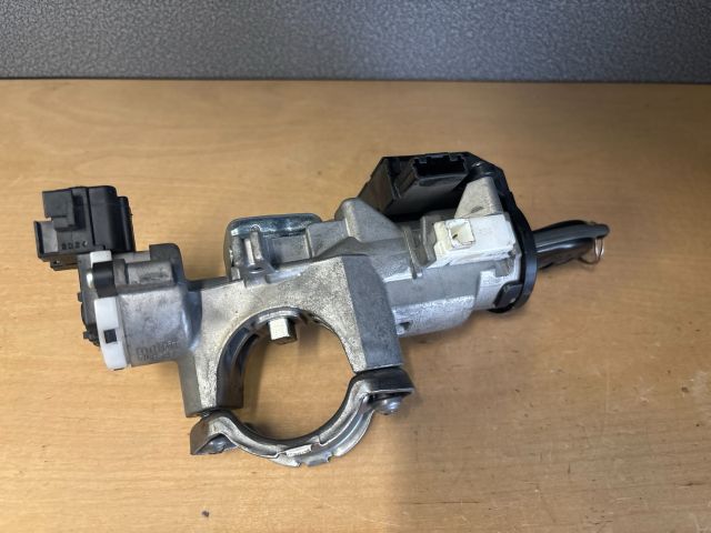 bontott SUZUKI SWIFT IV Gyújtáskapcsoló