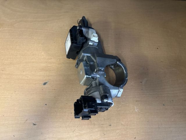 bontott SUZUKI SWIFT IV Gyújtáskapcsoló