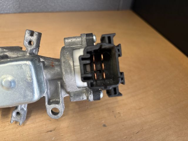 bontott SUZUKI SWIFT IV Gyújtáskapcsoló