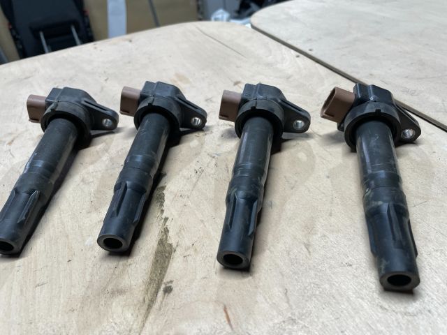 bontott SUZUKI SWIFT IV Gyújtótrafó Szett