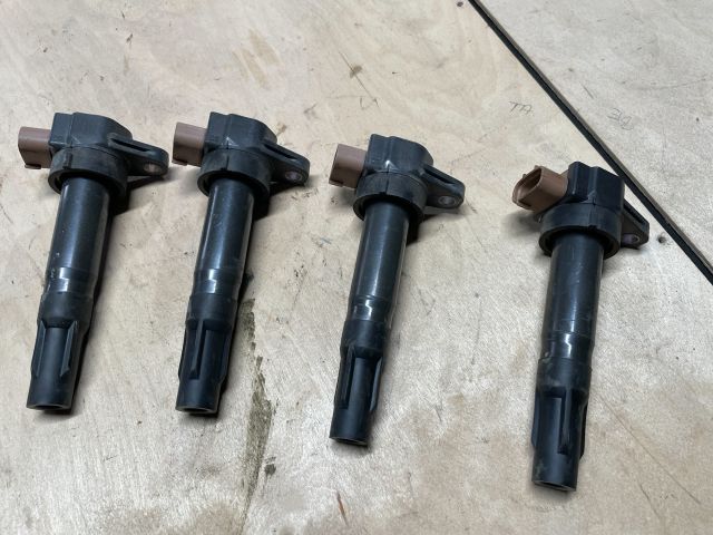 bontott SUZUKI SWIFT IV Gyújtótrafó Szett