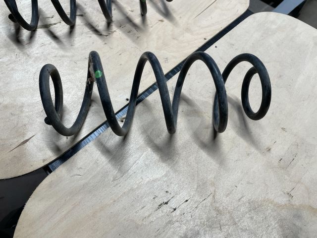 bontott SUZUKI SWIFT IV Hátsó Rugó