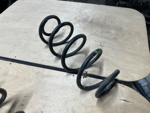 bontott SUZUKI SWIFT IV Hátsó Rugó