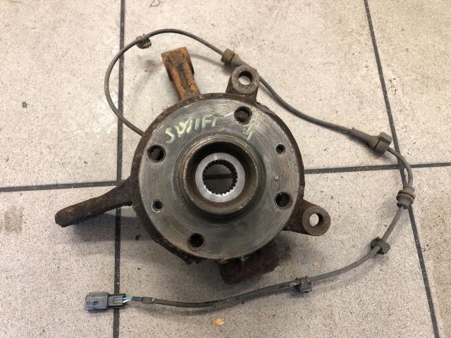 bontott SUZUKI SWIFT IV Jobb első Csonkállvány Kerékaggyal