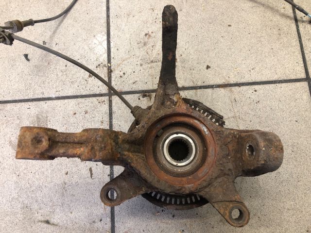 bontott SUZUKI SWIFT IV Jobb első Csonkállvány Kerékaggyal