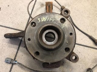 bontott SUZUKI SWIFT IV Jobb első Csonkállvány Kerékaggyal