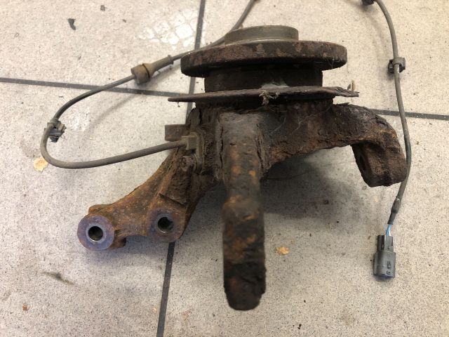 bontott SUZUKI SWIFT IV Jobb első Csonkállvány Kerékaggyal