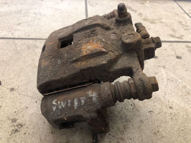 bontott SUZUKI SWIFT IV Jobb első Féknyereg Munkahengerrel