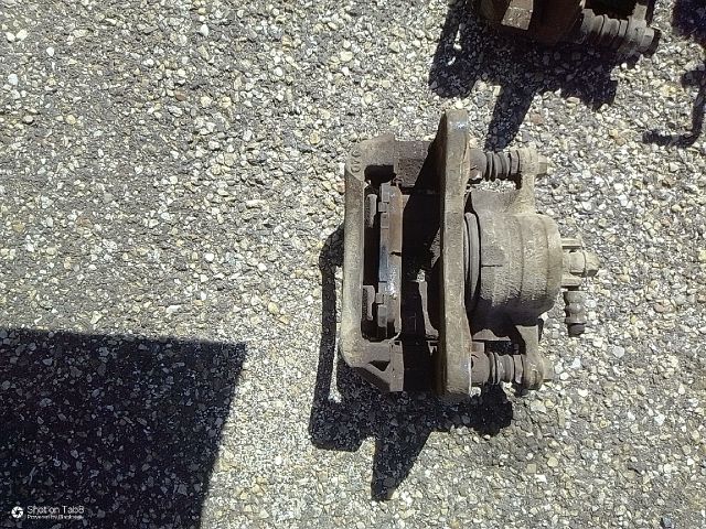 bontott SUZUKI SWIFT IV Jobb első Féknyereg Munkahengerrel