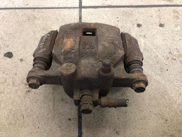 bontott SUZUKI SWIFT IV Jobb első Féknyereg Munkahengerrel