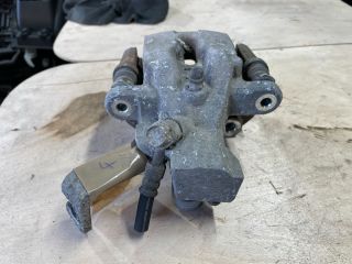 bontott SUZUKI SWIFT IV Jobb hátsó Féknyereg Munkahengerrel