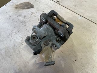 bontott SUZUKI SWIFT IV Jobb hátsó Féknyereg Munkahengerrel