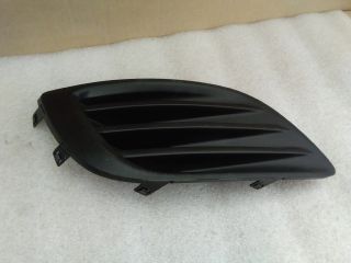 bontott SUZUKI SWIFT IV Jobb Ködlámpa Rács