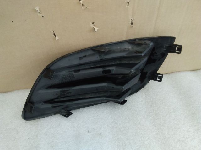 bontott SUZUKI SWIFT IV Jobb Ködlámpa Rács