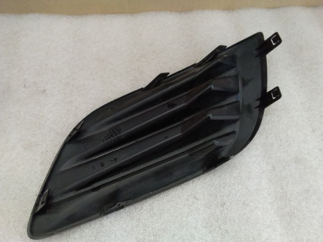 bontott SUZUKI SWIFT IV Jobb Ködlámpa Rács