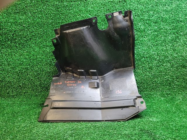 bontott SUZUKI SWIFT IV Jobb Motorburkolat