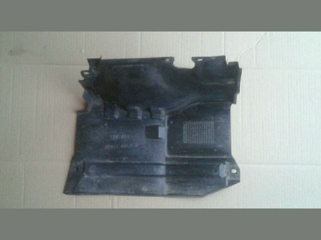 bontott SUZUKI SWIFT IV Jobb Motorburkolat