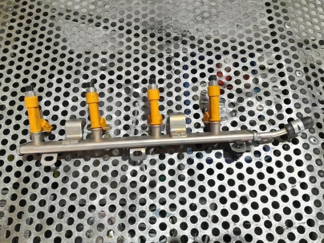 bontott SUZUKI SWIFT IV Közösnyomócső