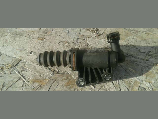 bontott SUZUKI SWIFT IV Kuplung Munkahenger