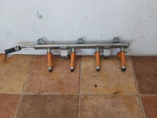 bontott SUZUKI SWIFT IV Porlasztó Sor / Híd