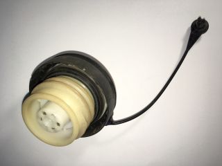 bontott SUZUKI SWIFT IV Tanksapka