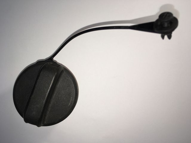 bontott SUZUKI SWIFT IV Tanksapka