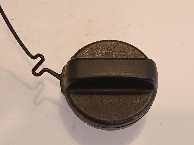 bontott SUZUKI SWIFT IV Tanksapka