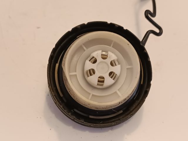 bontott SUZUKI SWIFT IV Tanksapka