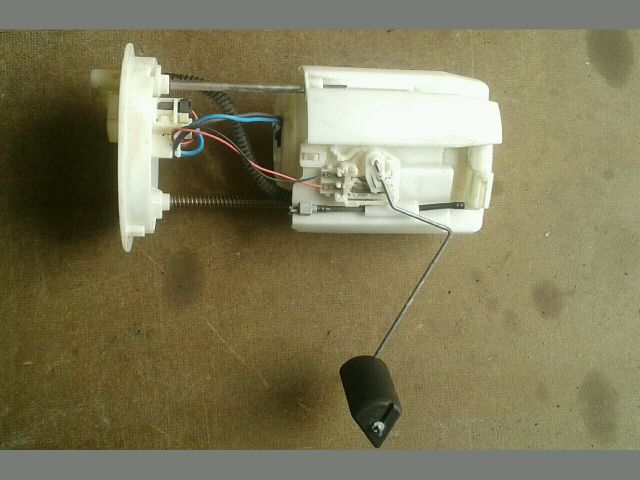 bontott SUZUKI SWIFT IV Üzemanyag Szivattyú