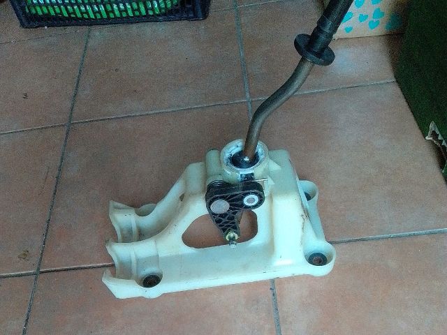 bontott SUZUKI SWIFT IV Váltó Kulissza