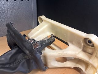 bontott SUZUKI SWIFT IV Váltó Kulissza