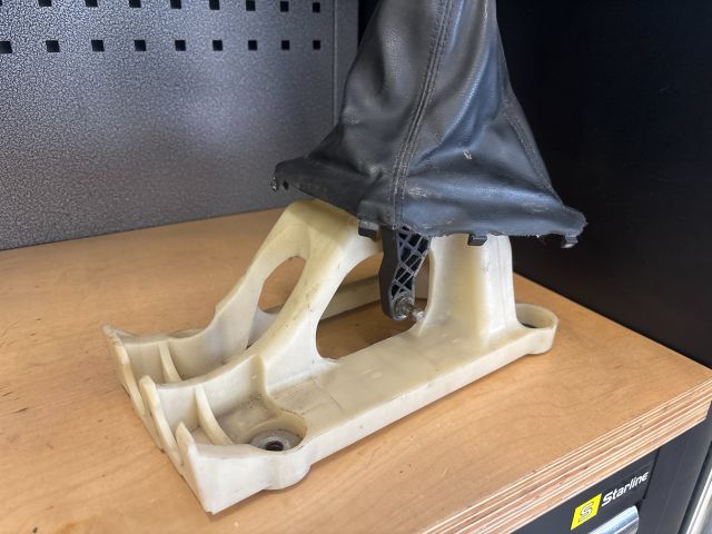 bontott SUZUKI SWIFT IV Váltó Kulissza