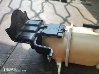 bontott SUZUKI SWIFT IV Kiegyenlítő Tartály