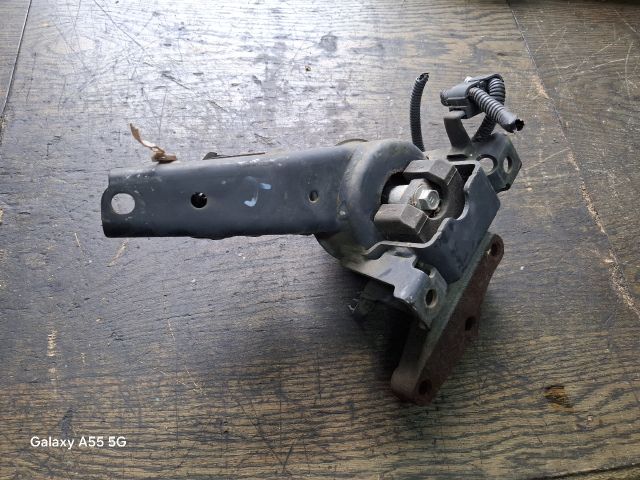 bontott SUZUKI SWIFT IV Motor Tartó Bak (Fém)