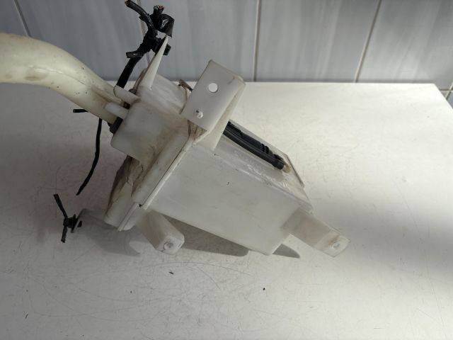 bontott SUZUKI SWIFT IV Ablakmosó Tartály