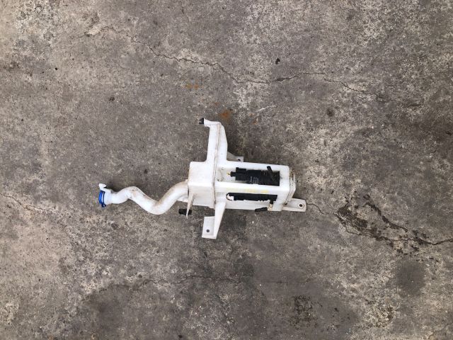 bontott SUZUKI SWIFT IV Ablakmosó Tartály